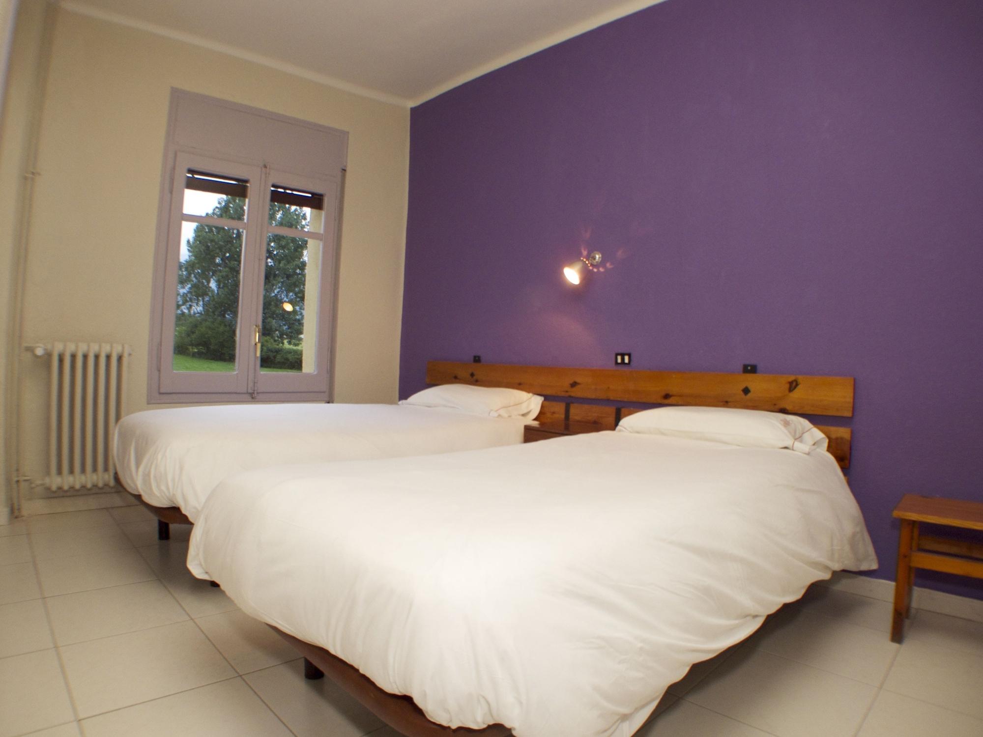 Hotel Mirador Lles Bagian luar foto
